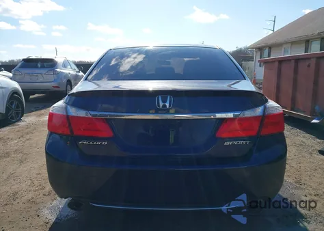 2015 Honda Accord Sport z USA, uszkodzony, nr VIN 1HGCR2F59FA066746